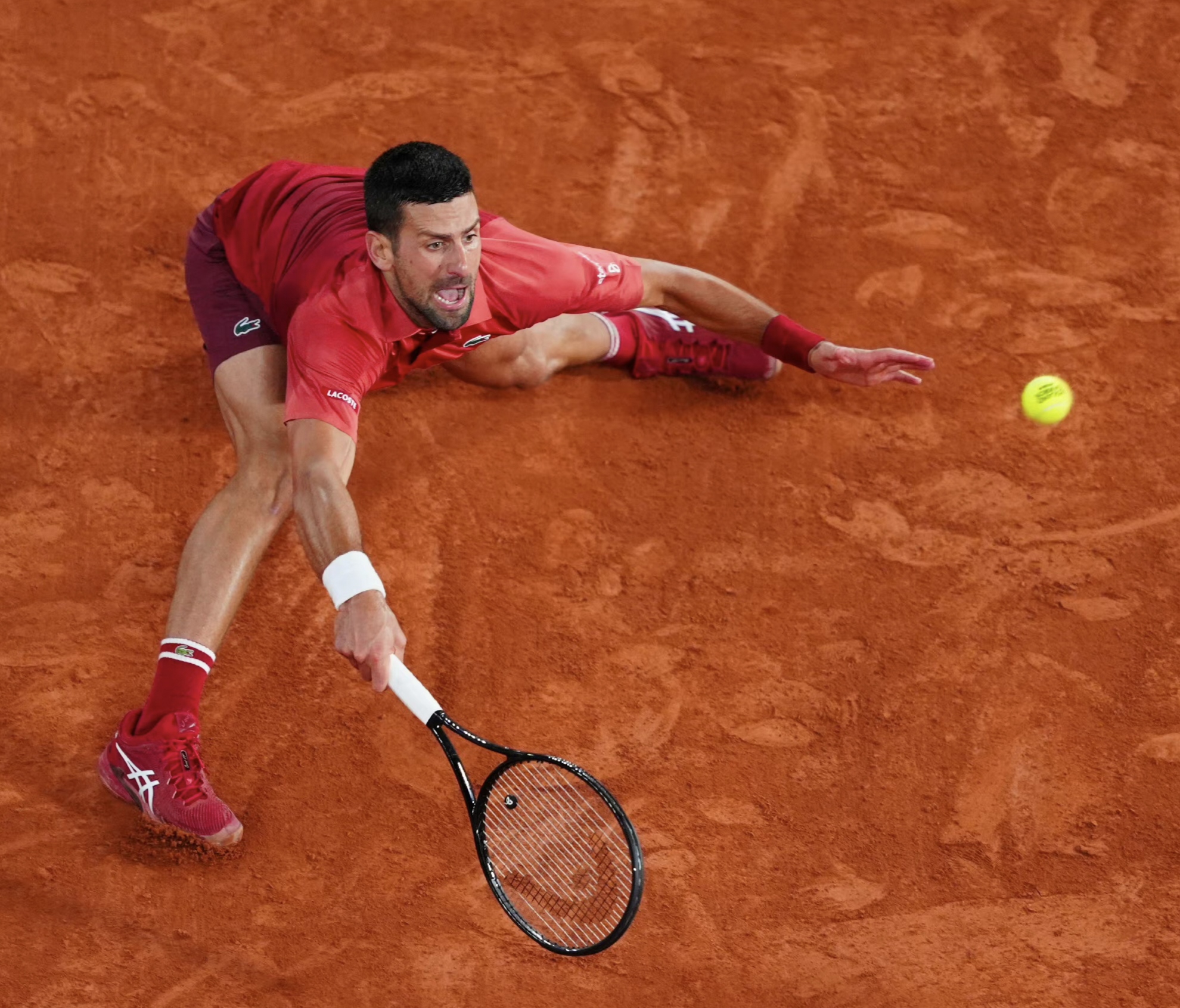 九游-德约科维奇重返赛场，重要助攻首场状态出色，G2观众沸腾！引发球迷热议的简单介绍