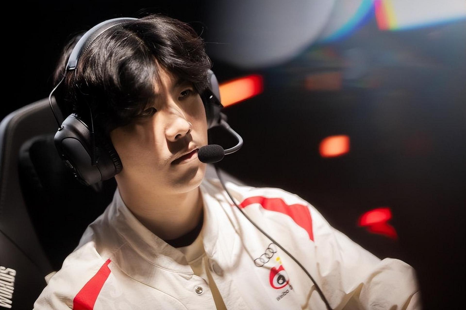 九游娱乐-TheShy在皇家马德里比赛中问鼎冠军,势不可挡引发热议!的简单介绍